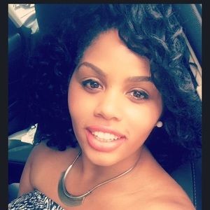 Meet your Posher, Renee